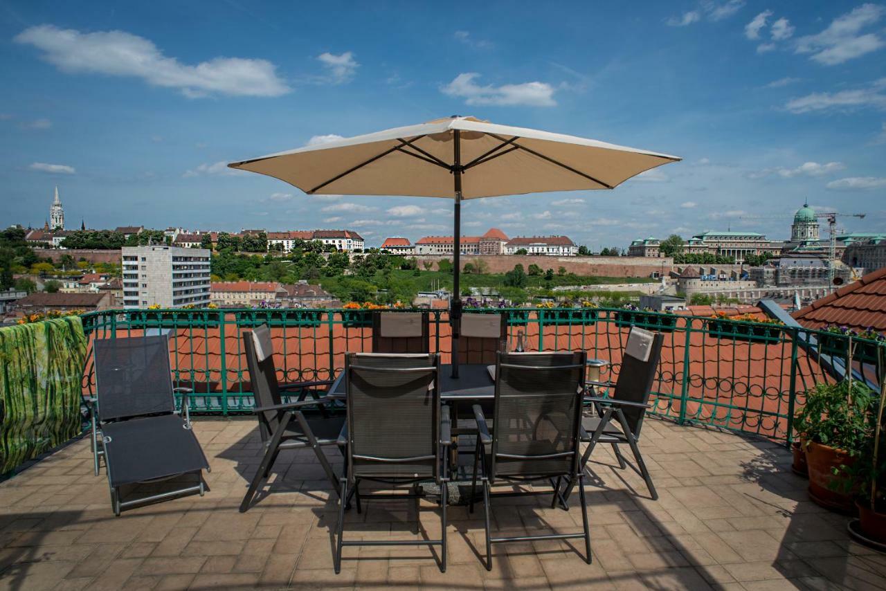 Penthouse With Free Parking And Free Bikes, Wellness 8 Min Walk Apartamento Budapeste Exterior foto